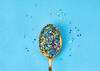 Hoe vermijd ik microplastics in voeding?